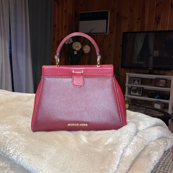 michael kors purse - Picture 4 of 4